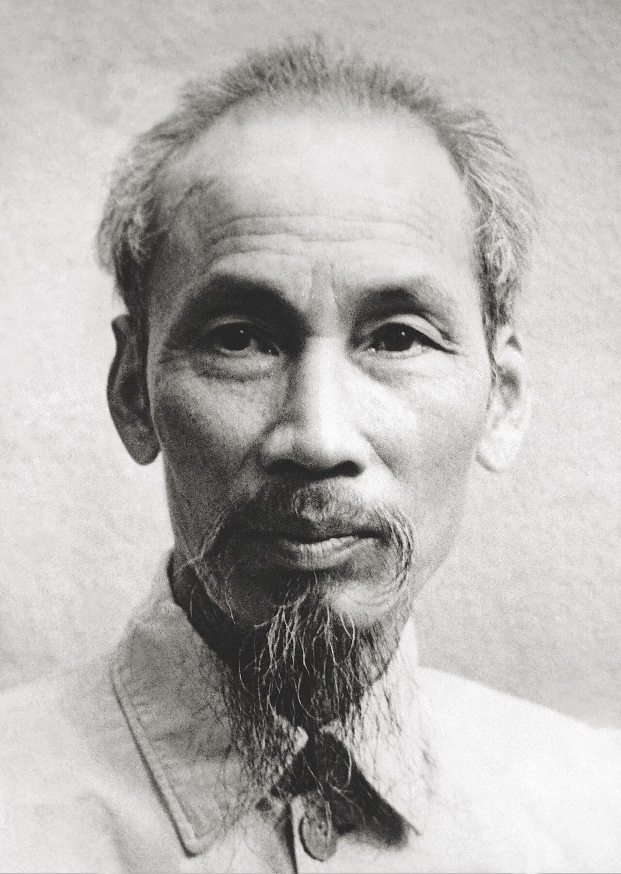 Chân dung Chủ tịch Hồ Chí Minh trong giai đoạn ngoại giao cam go năm 1946