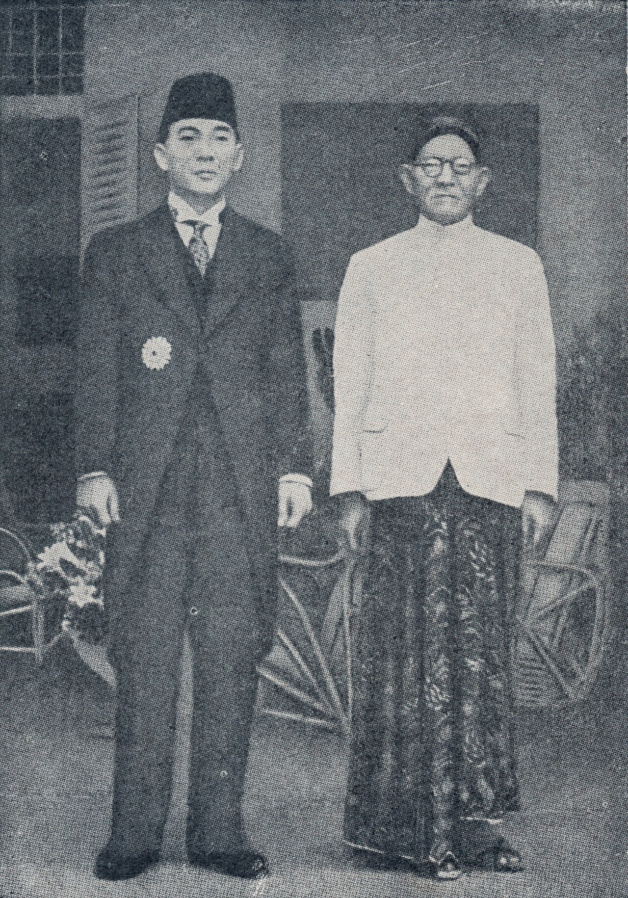 Soekarno bersama sang ayah, Raden Soekemi Sosrodihardjo