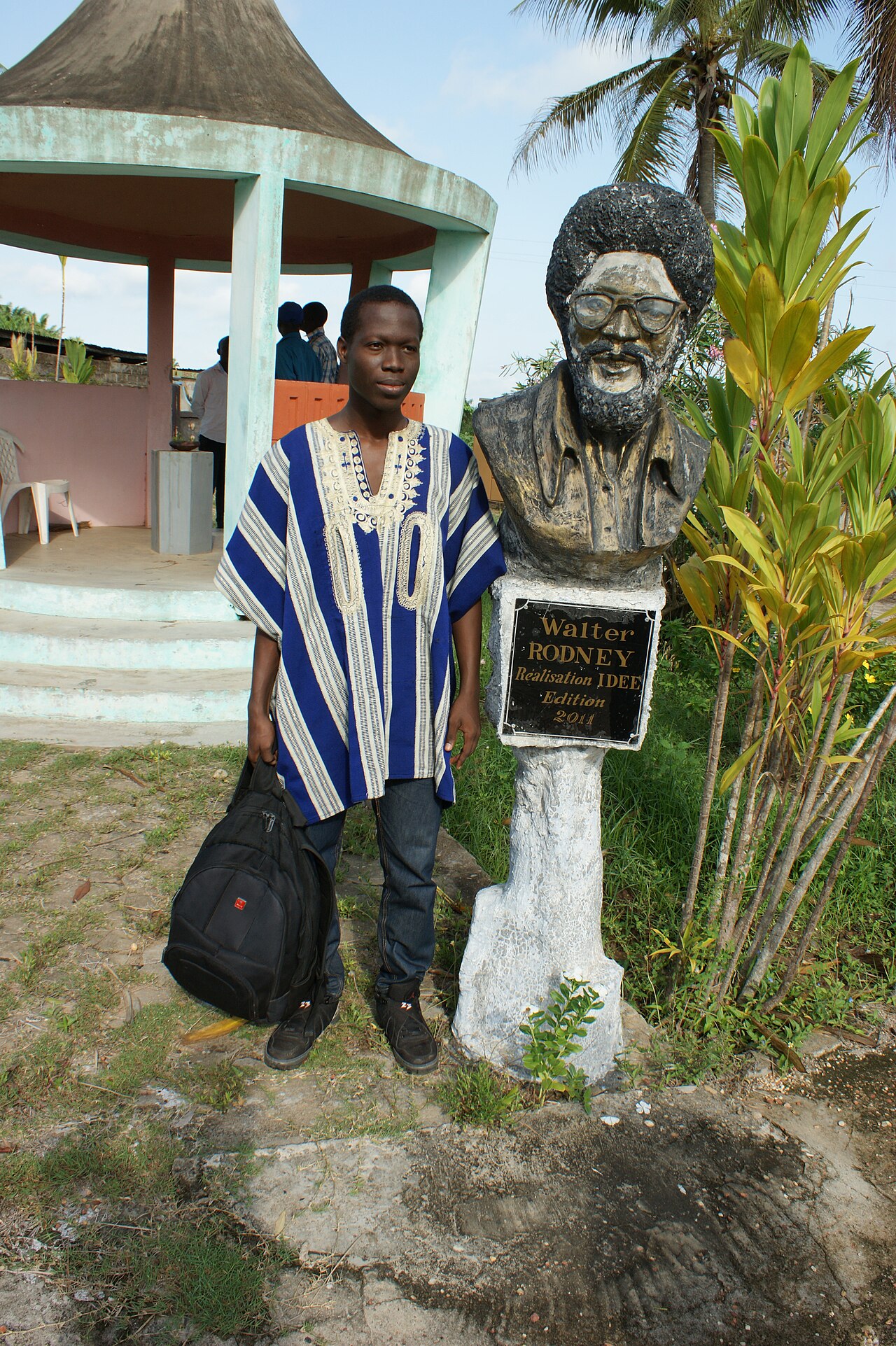 Una scultura a Cotonou, Benin, che commemora le vittime della tratta transatlantica degli schiavi.